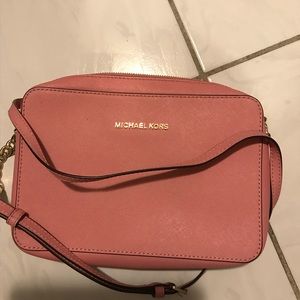 *RESERVED* Pink Michael Kors crossbody!